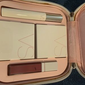 VS Victoria Secret makeup kit